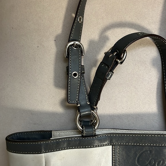 Coach cream/gray shoulder purse. - Picture 13 of 14